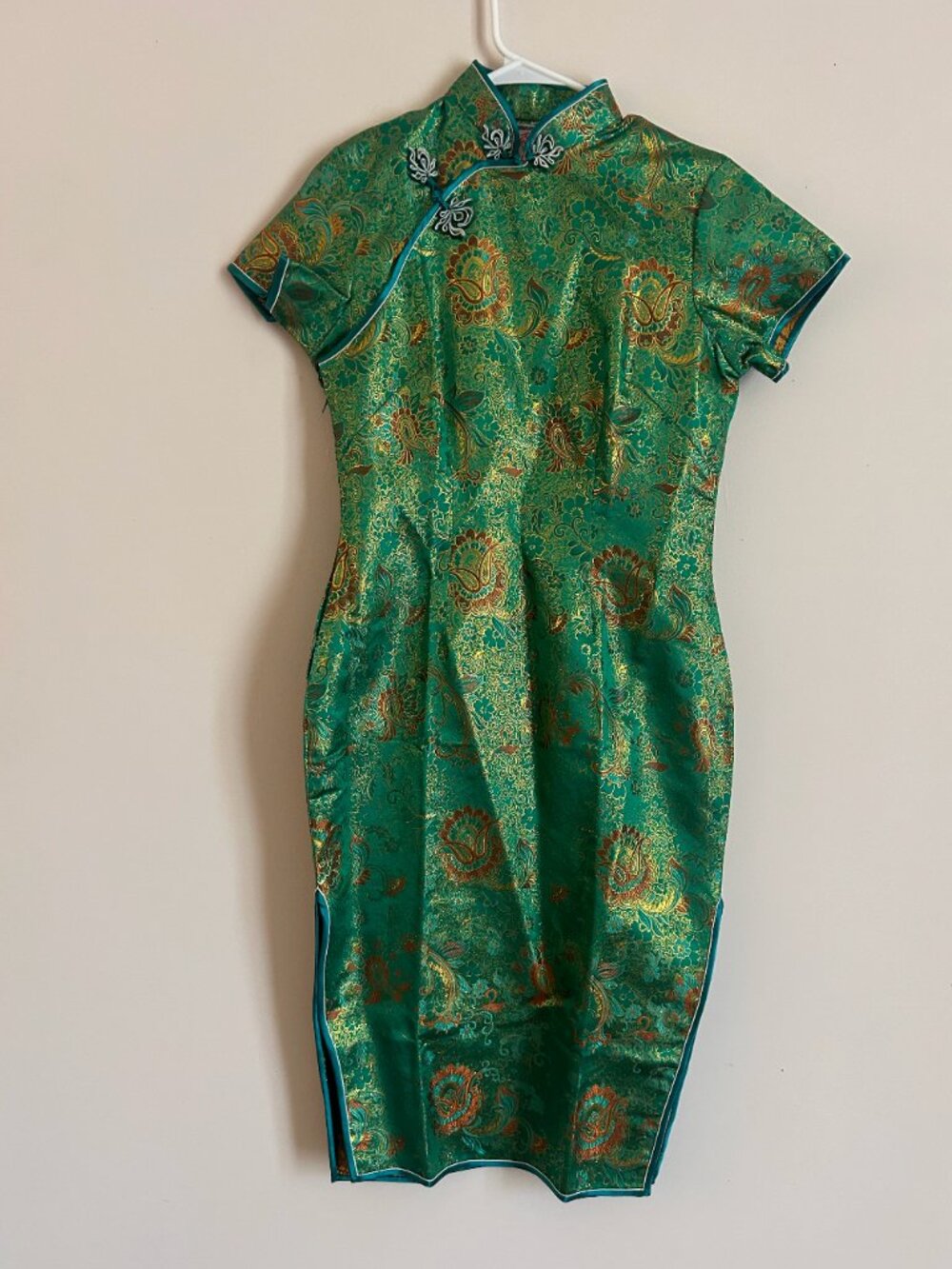 Squirrel Hangzhou Chinese dress made by Squirrel mandarin collar, frog closures